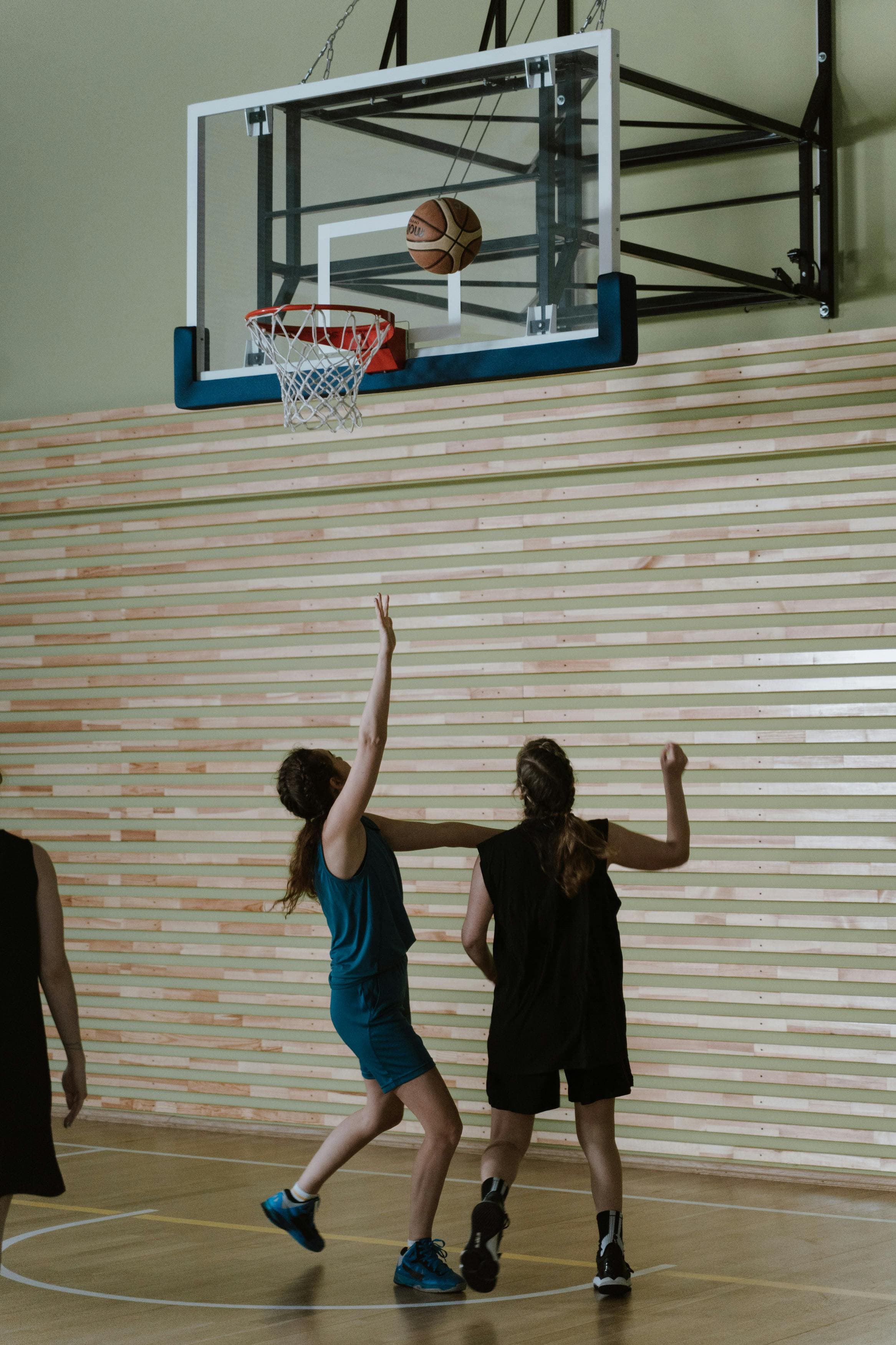 High-performance basketball training for teens in Calgary
